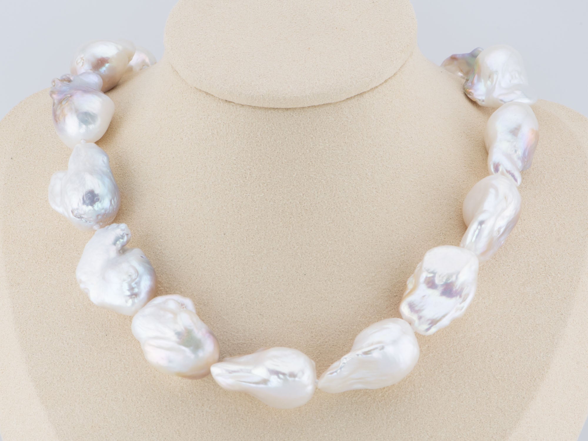 High Sheen Flame Ball Pearl with Gold Accent Hand Knotted Necklace P1060