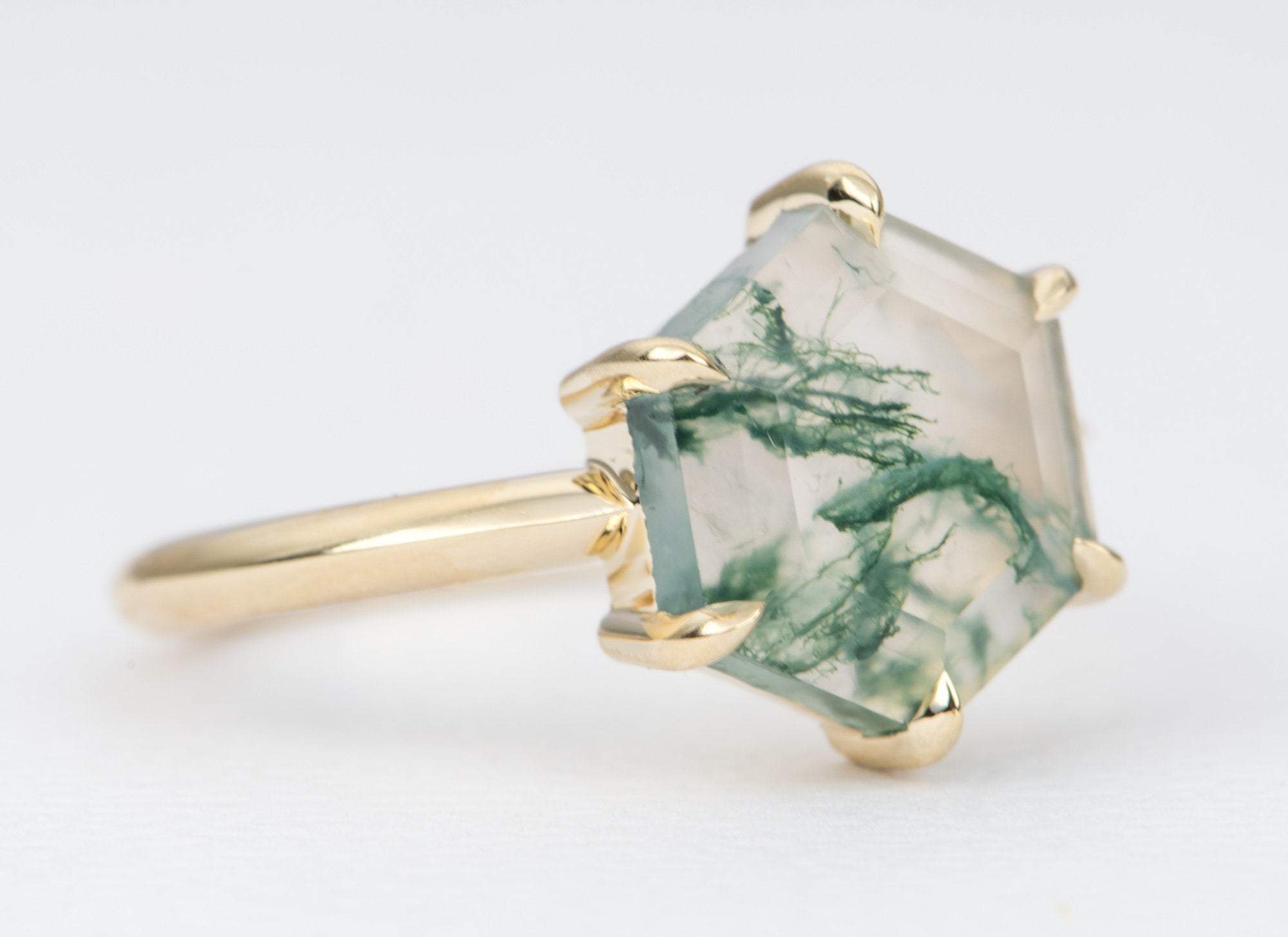 2.84ct Hexagon Moss Agate 14K Yellow Gold Engagement Ring Knife